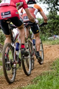 2 MTB riders